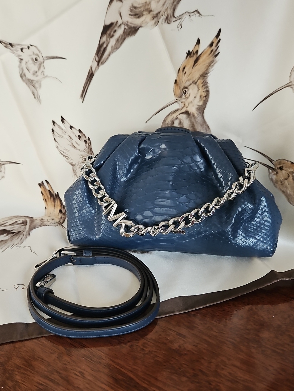 ๐ BIG SALE MICHAEL KORS Blue Snakeskin Embossed Clutch/Crossbody - Picture 3 of 10